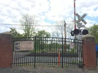 Railroad crossing near Riverfront Park